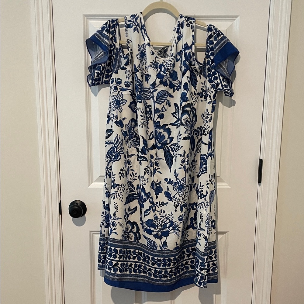 SHEIN Blue and White Floral Dress - Peek a boo shoulders